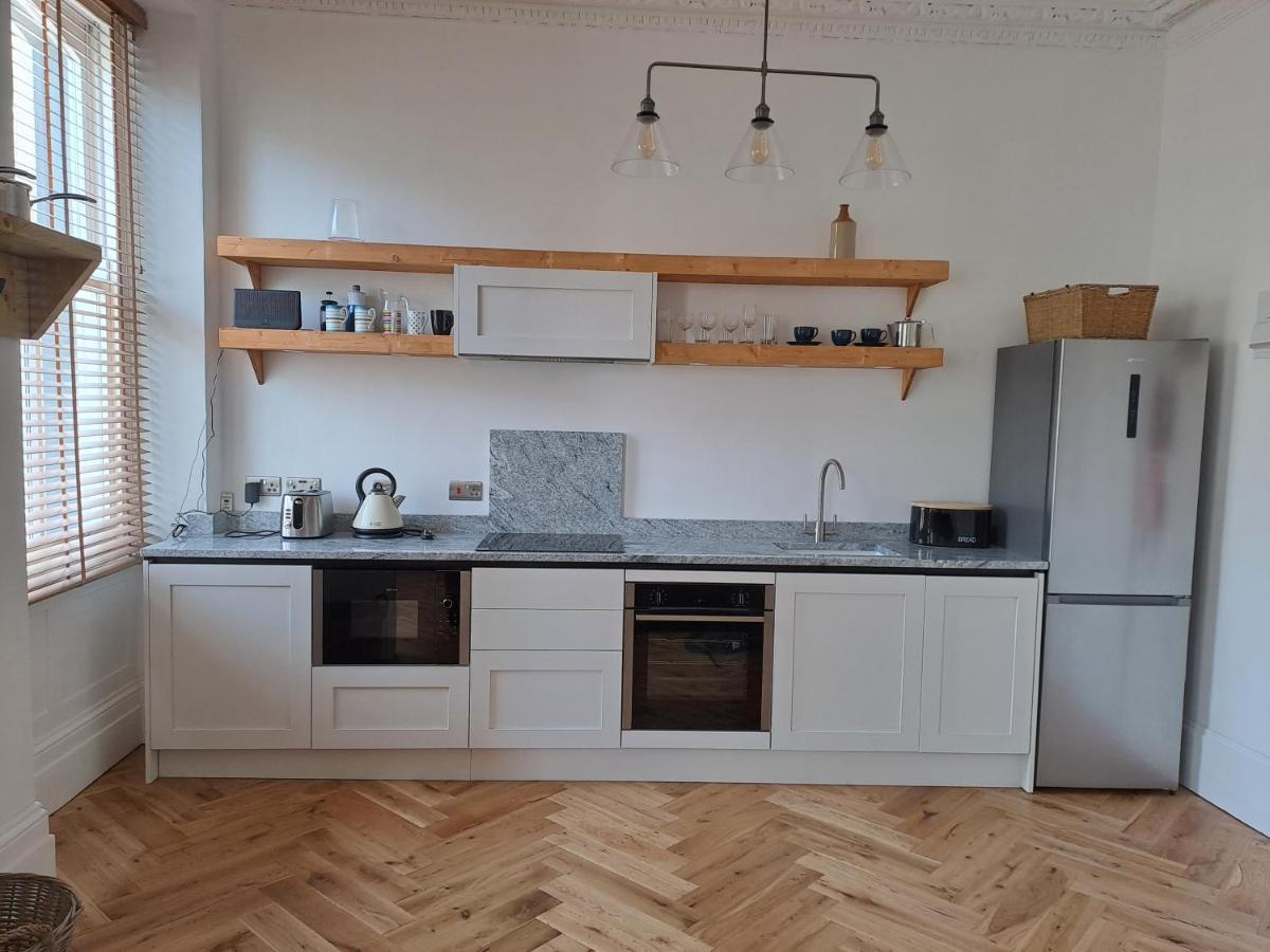 Spinnaker - Self Catering Apartment, Tenby Ngoại thất bức ảnh
